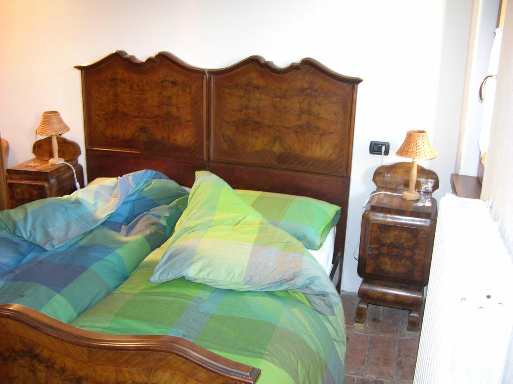 Casa Dell' Abbondanza B&B Agriturismo Vigoleno Ruang foto