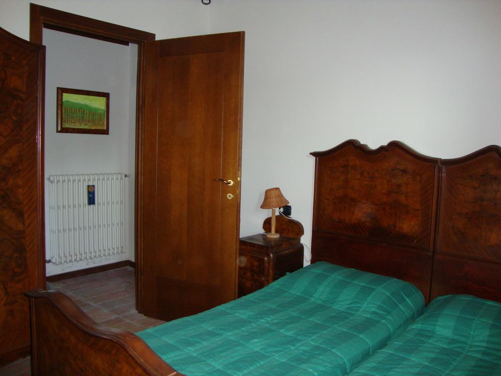 Casa Dell' Abbondanza B&B Agriturismo Vigoleno Ruang foto